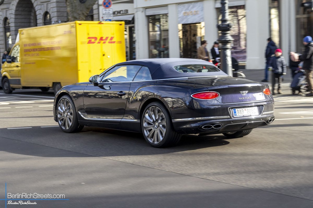 Bentley Continental GTC V8 (2020) Mulliner spotted in Berlin — BerlinRichStreets
